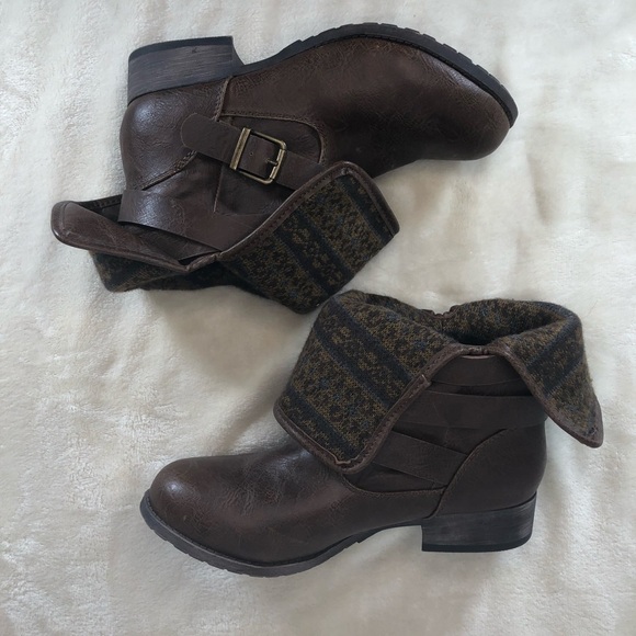 SO Brown Faux-Leather Fold Over Booties Sz 8 - Picture 7 of 9